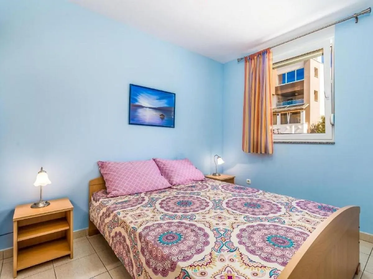 Pretty Apartment In Mandre With Barbecue Croatia