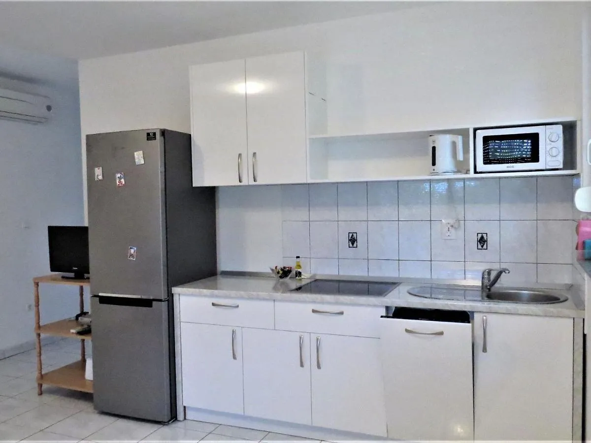 Pretty Apartment In Mandre With Barbecue 0*,  Croatia