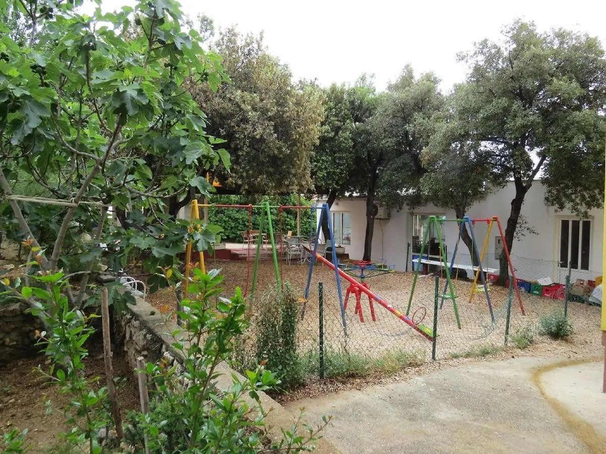 Pretty Apartment In Mandre With Barbecue