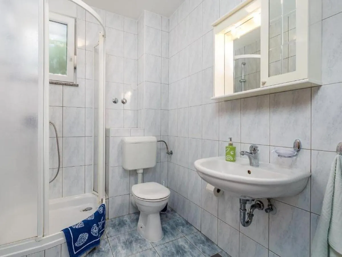 Pretty Apartment In Mandre With Barbecue