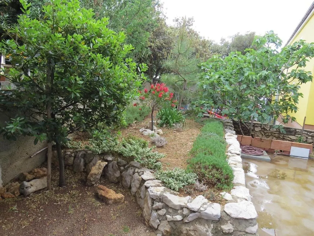 Pretty Apartment In Mandre With Barbecue